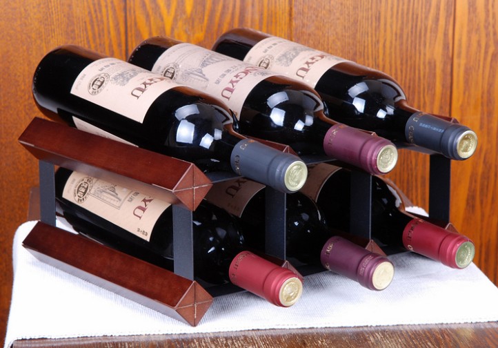Good quality and hot sell 6 bottle wood + me<x>tal wine rack
